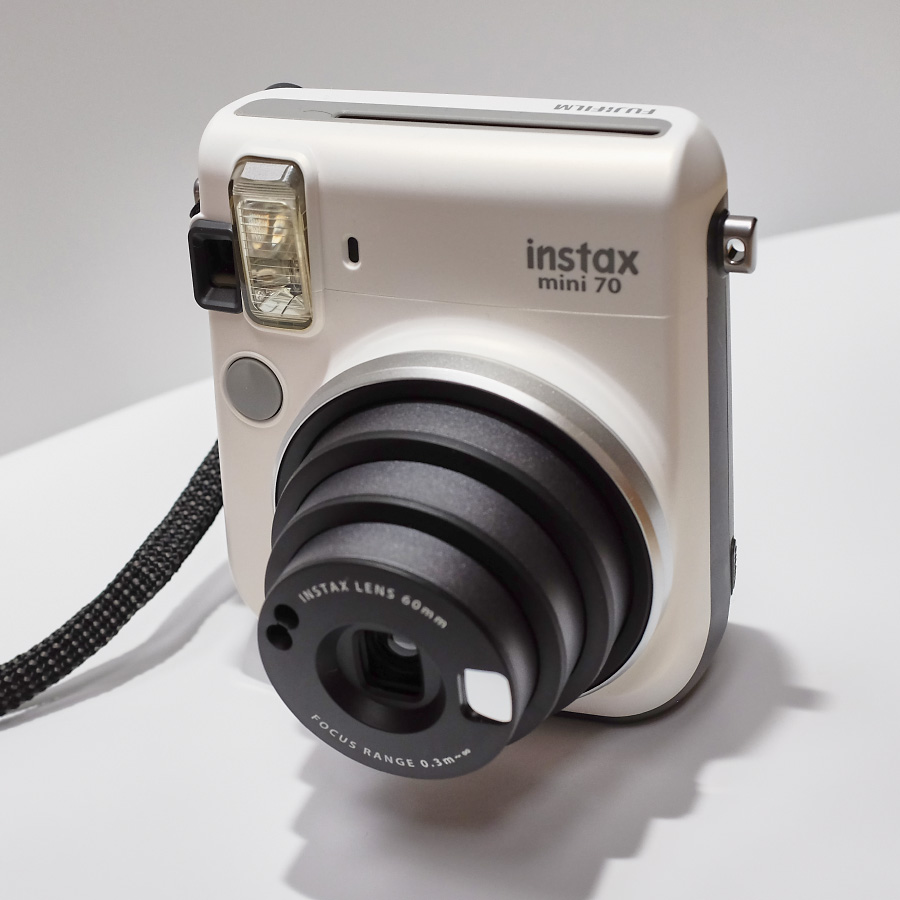 Instax Mini 70 - přední strana