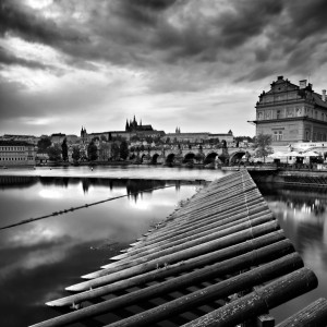 Zamračená večerní Praha