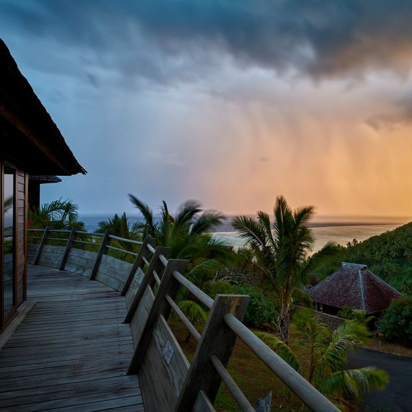 Svítání na ostrově Moorea